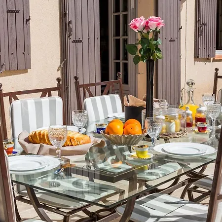 Aparthotel Spa & Jacuzzi- Le Domaine De La Tour Aix-en-Provence