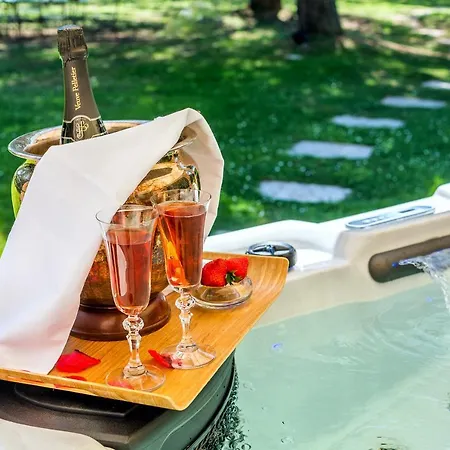 Aparthotel Spa & Jacuzzi- Le Domaine De La Tour