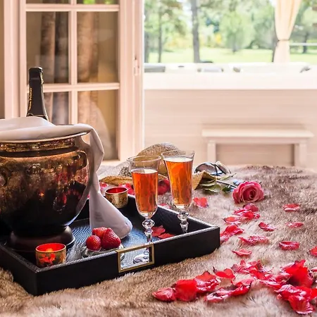 Aparthotel Spa & Jacuzzi- Le Domaine De La Tour 5*